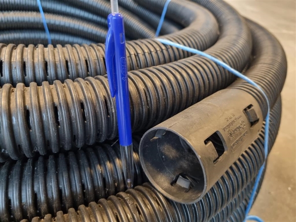 TUYAU DE DRAIN NU 50 mm par mètre.