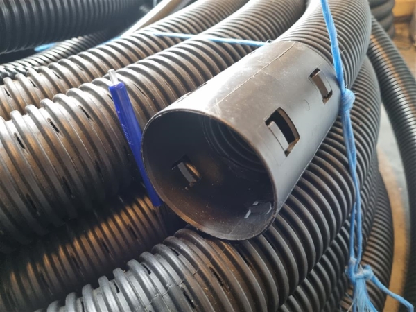 TUYAU DE DRAIN NU 80 mm par mètre